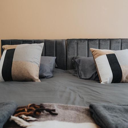 Cosy Central Apartment - Free Nearby Parking Liverpool Bagian luar foto