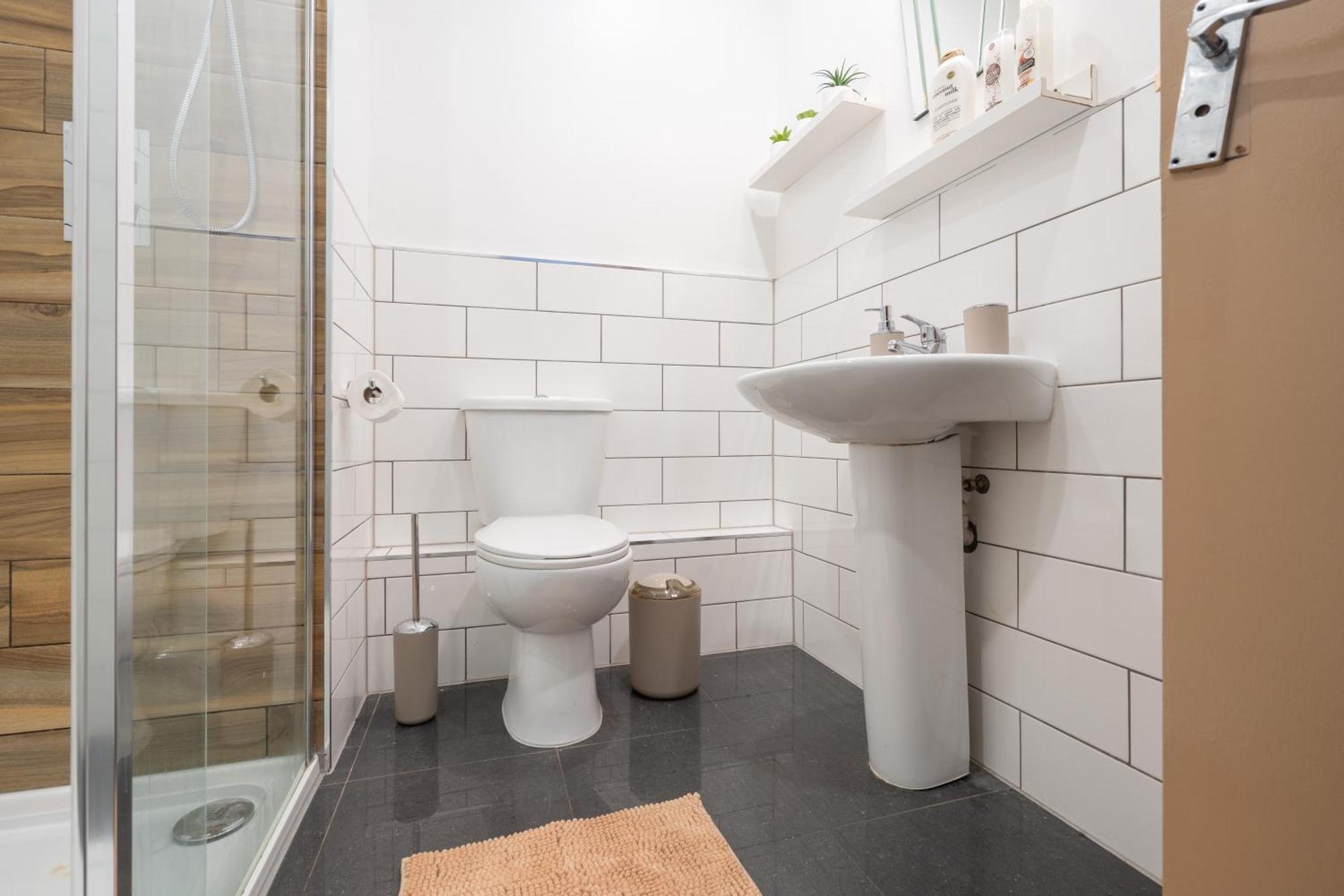 Cosy Central Apartment - Free Nearby Parking Liverpool Bagian luar foto