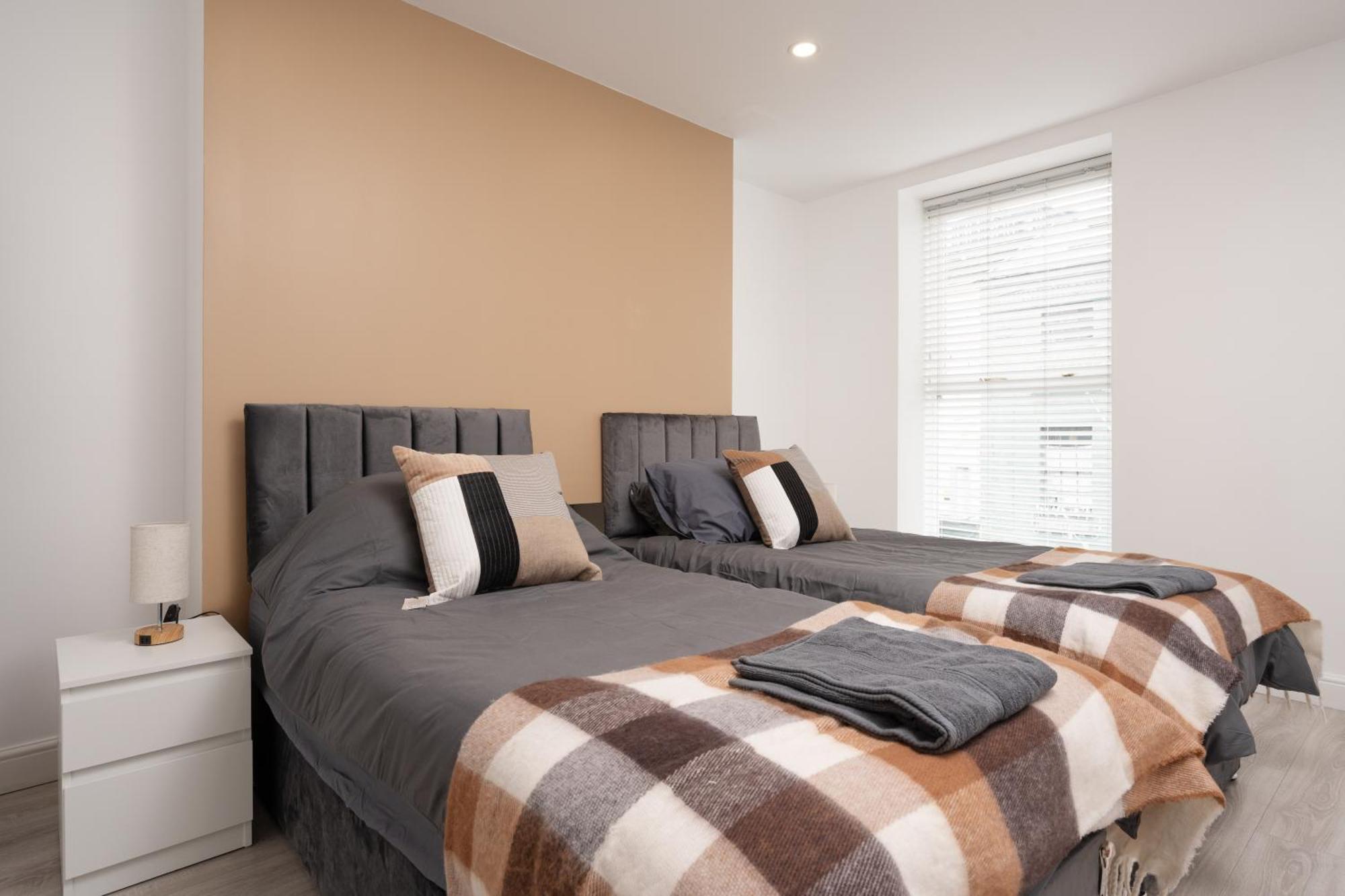 Cosy Central Apartment - Free Nearby Parking Liverpool Bagian luar foto